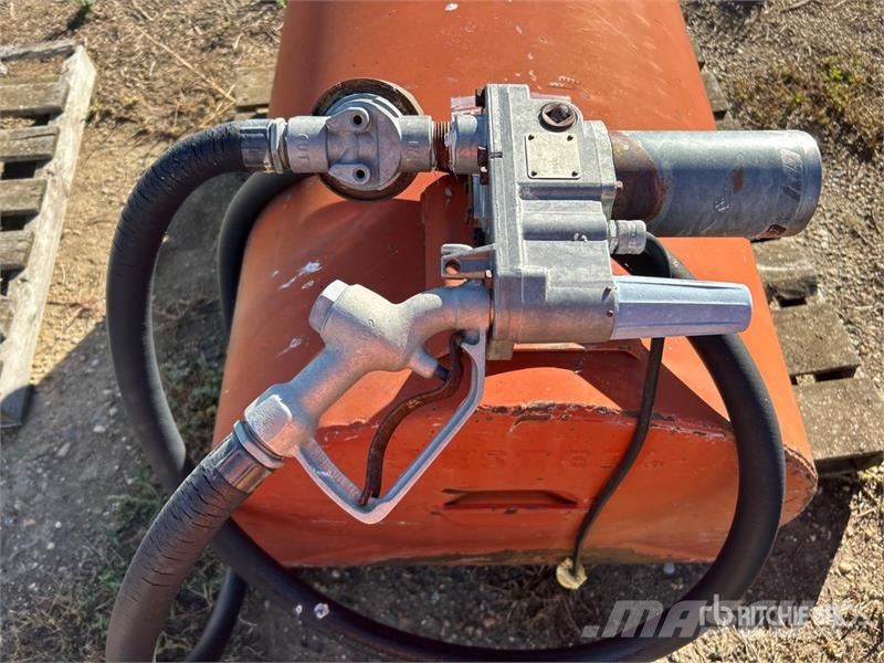 Westeel 100 gal Portable Steel Fuel Tank Δεξαμενές καυσίμων και πρόσθετων