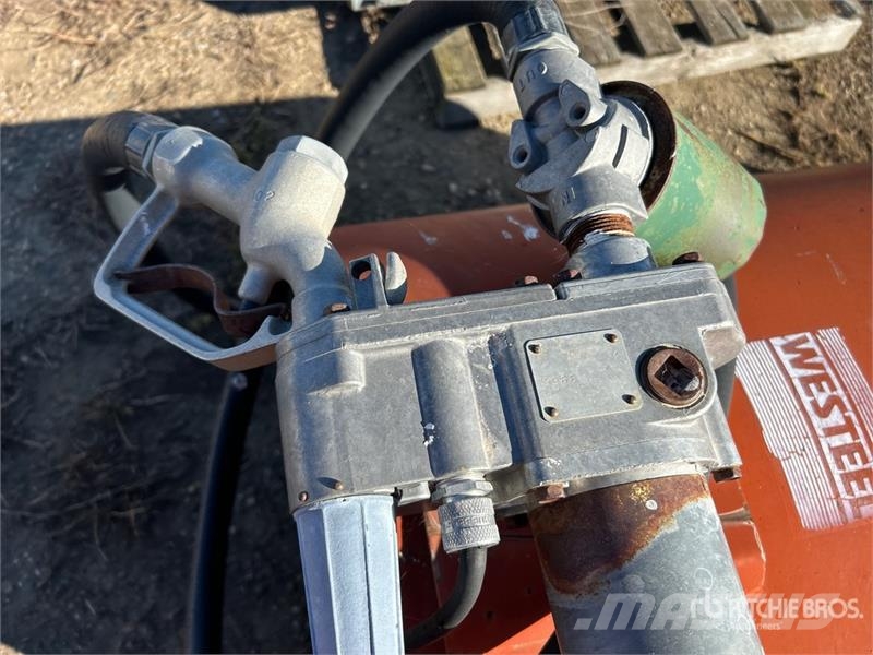 Westeel 100 gal Portable Steel Fuel Tank Δεξαμενές καυσίμων και πρόσθετων