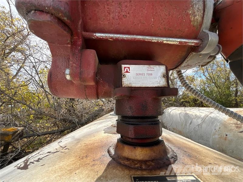 Westeel 1000 gal Diesel Fuel Tank Fuel and additive tanks