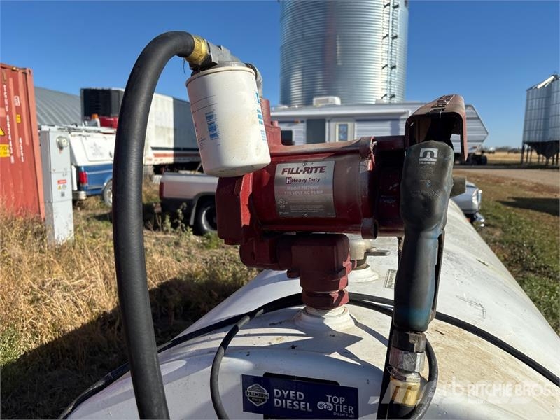  Westeel 1000 gal Fuel Tank Degvielas un piedevu tvertnes