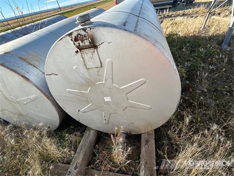 Westeel 1000 gal Skid Mounted Steel Fuel Tank Degvielas un piedevu tvertnes