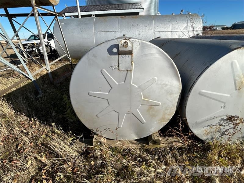 Westeel 1000 gal Skid Mounted Steel Fuel Tank Degvielas un piedevu tvertnes