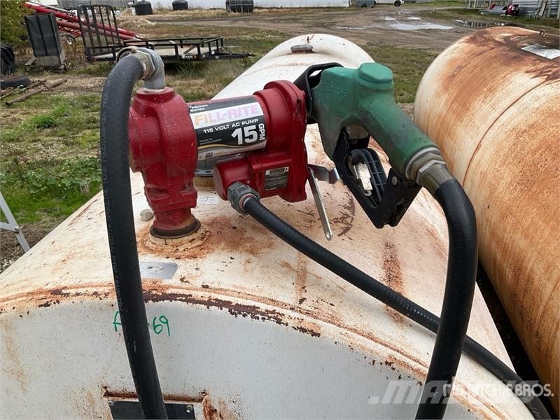 Westeel 1000 gal Skid Mounted Steel Gasoline Fuel Fuel and additive tanks