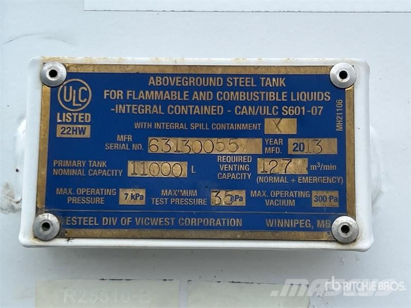 Westeel 11000 L Skid Mounted Diesel Fuel Tank 연료 및 첨가제 탱크