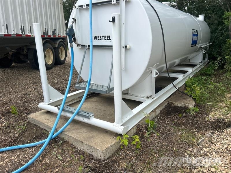 Westeel 11000 L Skid Mounted Diesel Fuel Tank 연료 및 첨가제 탱크
