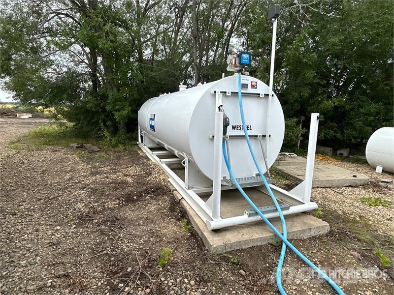 Westeel 11000 L Skid Mounted Diesel Fuel Tank 연료 및 첨가제 탱크