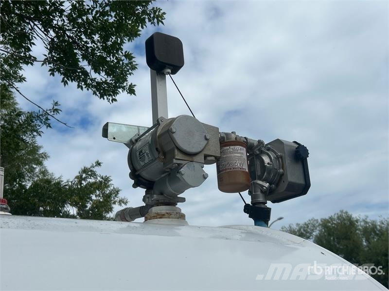 Westeel 11000 L Skid Mounted Diesel Fuel Tank 연료 및 첨가제 탱크