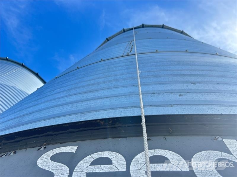  Westeel 1505 +/- 3200 bu 5 Ring Grain Bin Saagi töötlemise ja ladustamise seadmed - Muud