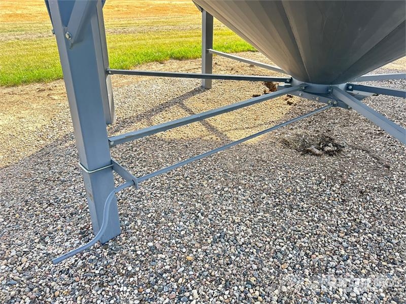 Westeel 1505 +/- 3200 bu 5 Ring Grain Bin Macchine/unitá di lavorazione e stoccaggio/altri