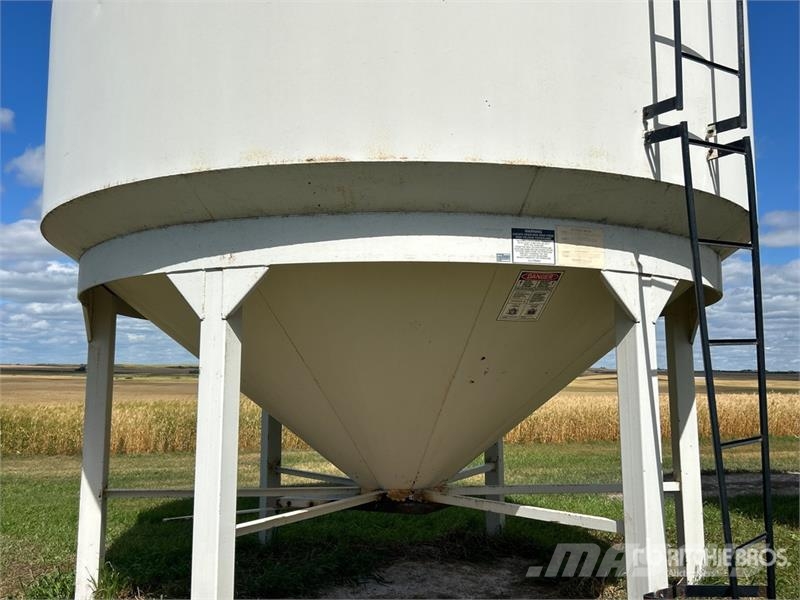  Westeel +/- 1600 bu Smooth Wall Hopper Grain Bin Foredlings- og lagerhåndteringsutstyr - Annet