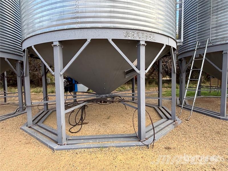 Westeel 1805 +/- 4800 bu 5 Ring Hopper Grain Bin Unidades/máquinas de processamento e armazenamento de culturas - Outros