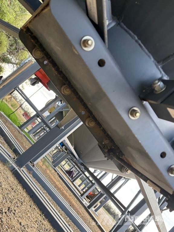 Westeel 1805 +/- 4800 bu 5 Ring Hopper Grain Bin Unidades/máquinas de processamento e armazenamento de culturas - Outros
