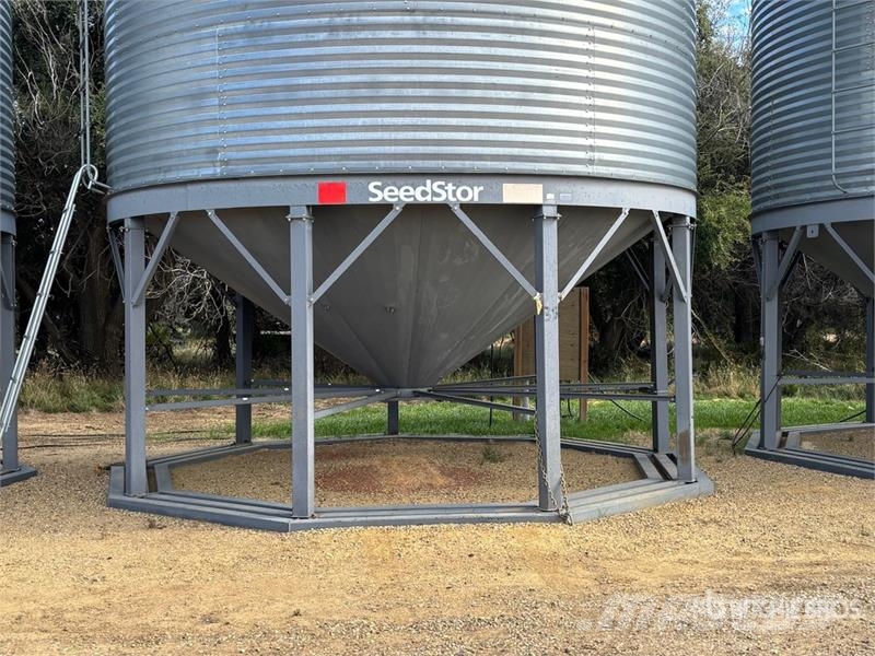  Westeel 1805 +/- 4800 bu 5 Ring Hopper Grain Bin Unidades/máquinas de processamento e armazenamento de culturas - Outros