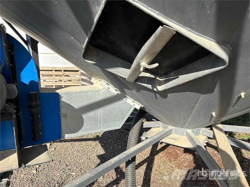 Westeel 1805 +/- 4900 bu 5 Ring Hopper Grain Bin Stockage, conditionnement - Autres
