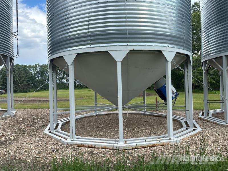  Westeel 1805 +/- 4900 bu 5 Ring Hopper Grain Bin Mašine za preradu i skladištenje berbe - Ostalo