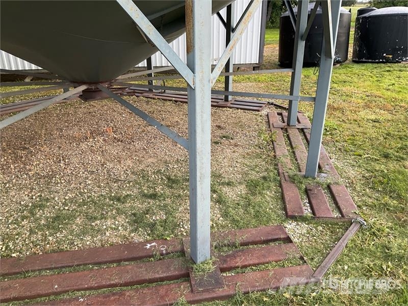 Westeel 1805 +/- 4900 bu 5 Ring Hopper Grain Bin Macchine/unitá di lavorazione e stoccaggio/altri