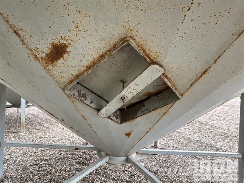 Westeel +/- 1900 bu 5 Ring Hopper Wet Grain Bin Crop processing and storage units/machines - Others