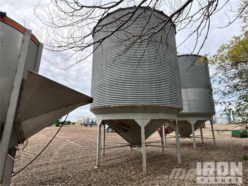 Westeel +/- 1900 bu 5 Ring Hopper Grain Bin Crop processing and storage units/machines - Others