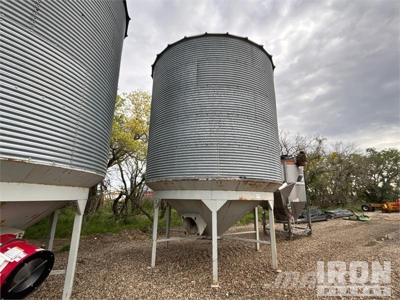 Westeel +/- 1900 bu 5 Ring Hopper Grain Bin Crop processing and storage units/machines - Others