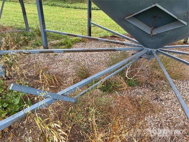  Westeel 1905 +/- 3400 bu 5 Ring Hopper Grain Bin Saagi töötlemise ja ladustamise seadmed - Muud