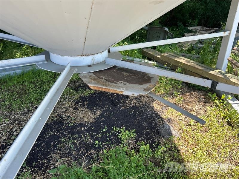 Westeel +/- 2100 bu 6 Ring Hopper Grain Bin Crop processing and storage units/machines - Others