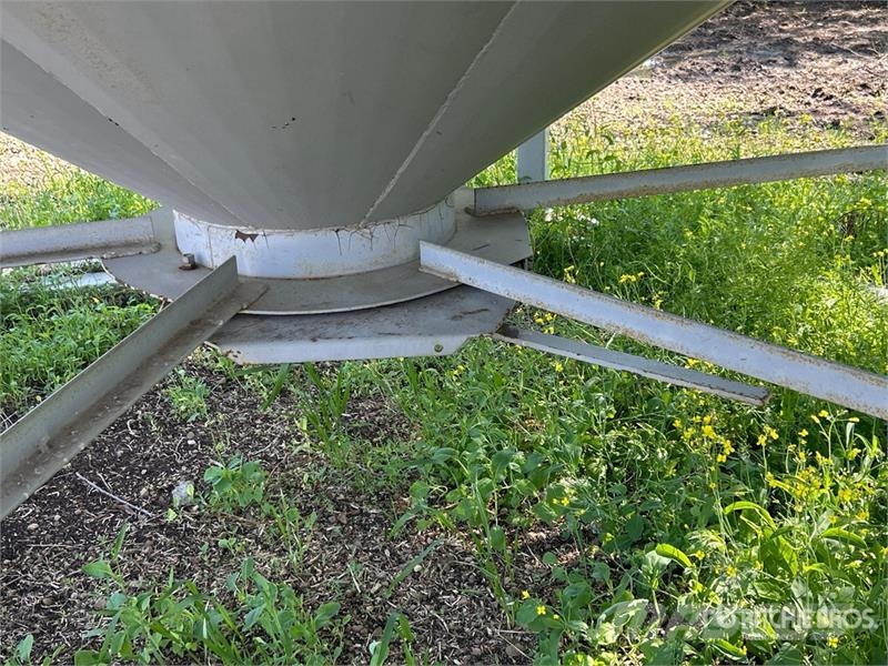  Westeel +/- 2100 bu 6 Ring Hopper Grain Bin Crop processing and storage units/machines - Others
