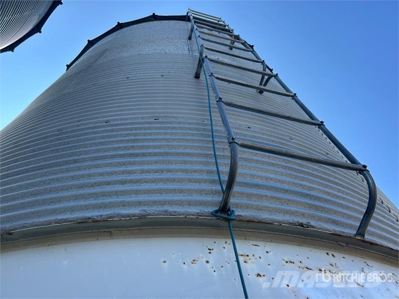  Westeel +/- 2100 bu 6 Ring Hopper Grain Bin Crop processing and storage units/machines - Others