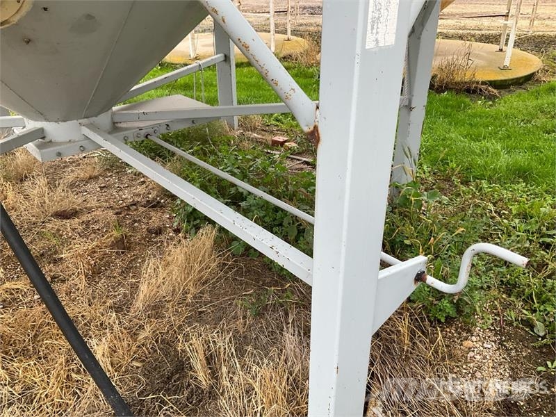 Westeel +/- 2200 bu 6 Ring Hopper Grain Bin Crop processing and storage units/machines - Others