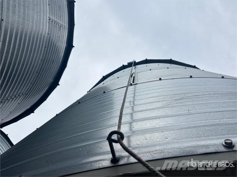 Westeel +/- 2400 bu 4 Ring Hopper Grain Bin Procesadoras de cultivos y unidades de almacenamiento / máquinas - Otros
