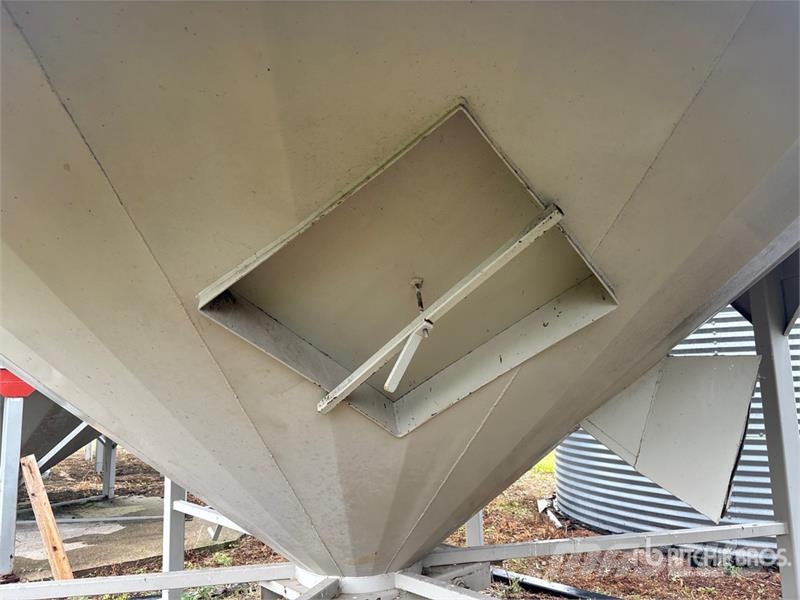 Westeel +/- 2400 bu 4 Ring Hopper Grain Bin Procesadoras de cultivos y unidades de almacenamiento / máquinas - Otros