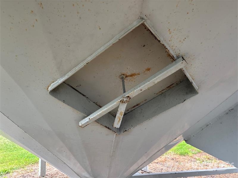 Westeel +/- 2400 bu 4 Ring Hopper Grain Bin Procesadoras de cultivos y unidades de almacenamiento / máquinas - Otros