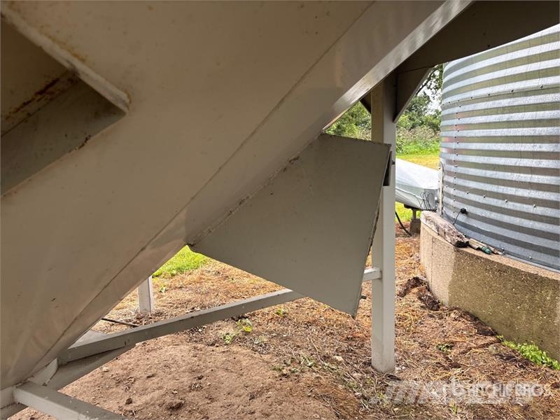 Westeel +/- 2400 bu 4 Ring Hopper Grain Bin Procesadoras de cultivos y unidades de almacenamiento / máquinas - Otros