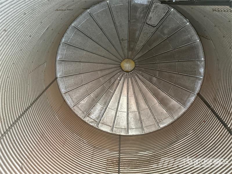  Westeel +/- 2550 bu 8 Ring Grain Bin Unidades/máquinas de processamento e armazenamento de culturas - Outros