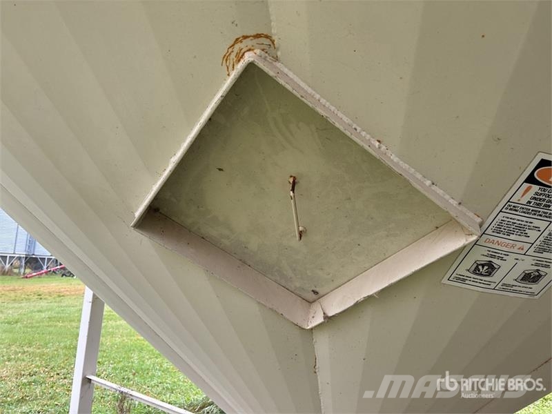 Westeel +/- 2750 bu Smooth Wall Hopper Grain Bin Saagi töötlemise ja ladustamise seadmed - Muud