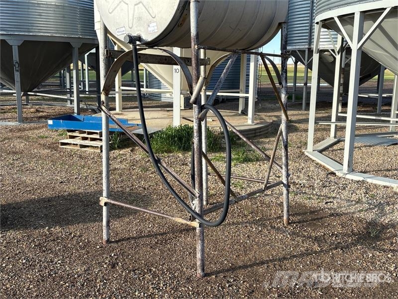 Westeel 300 gal Gasoline Fuel Tank Баки для топлива и присадок