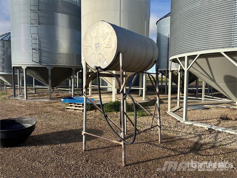 Westeel 300 gal Gasoline Fuel Tank Баки для топлива и присадок