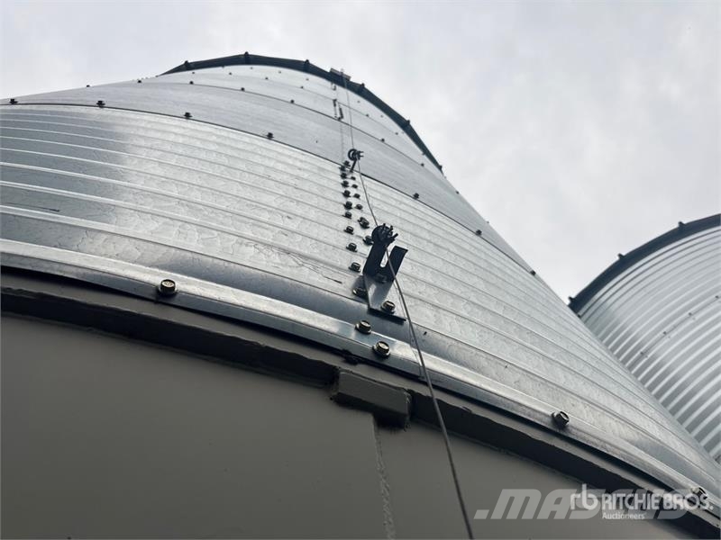  Westeel +/- 3000 bu 5 Ring Hopper Grain Bin Procesadoras de cultivos y unidades de almacenamiento / máquinas - Otros