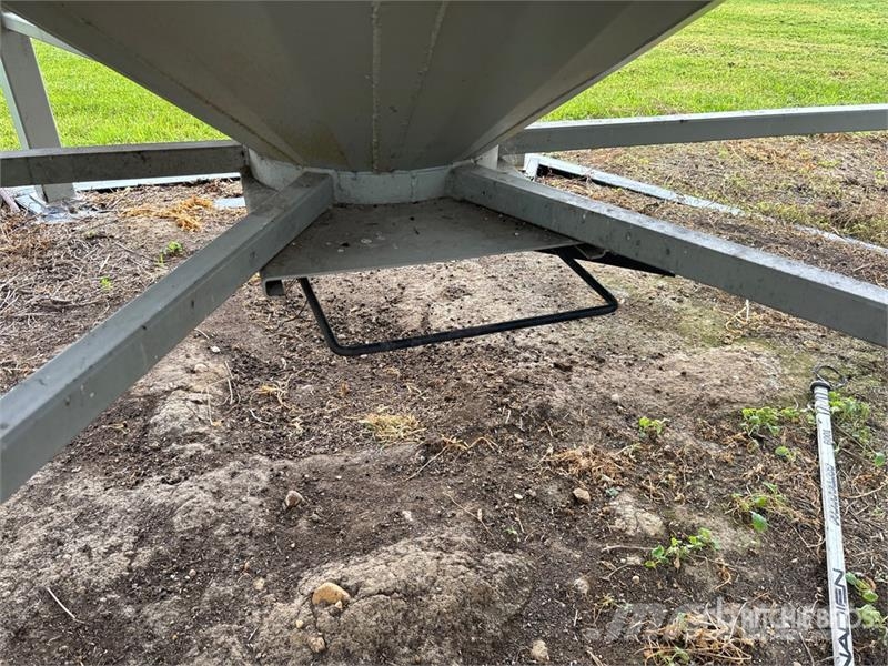  Westeel +/- 3000 bu 5 Ring Hopper Grain Bin Procesadoras de cultivos y unidades de almacenamiento / máquinas - Otros