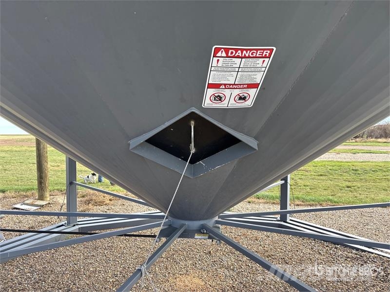  Westeel +/- 4000 bu 7 Ring Hopper Grain Bin وحدات / آلات معالجة المحاصيل وتخزينها - أخرى