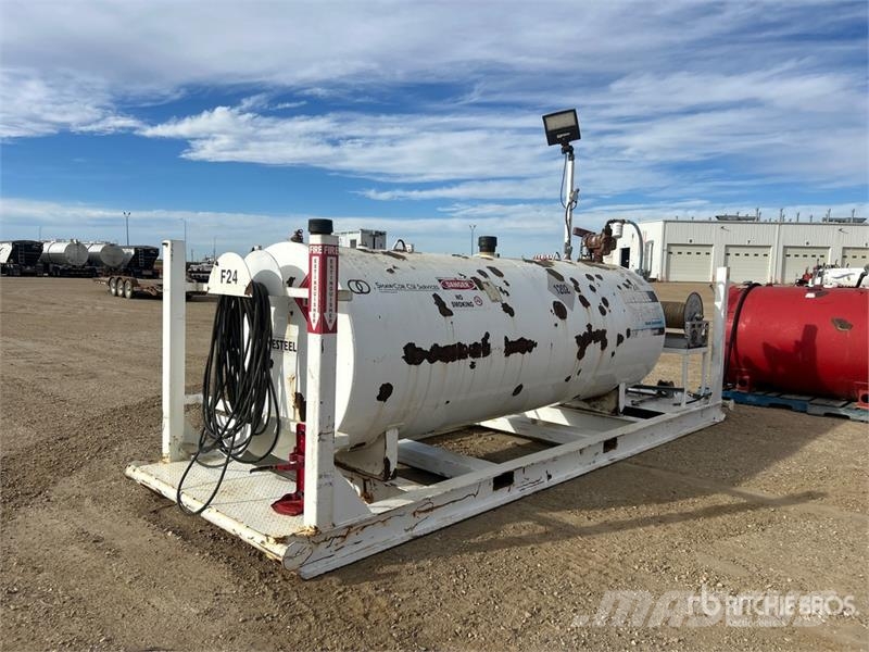  Westeel 4100 L Skid Mounted Steel Fuel Tank Serbatoi per carburante e additivi