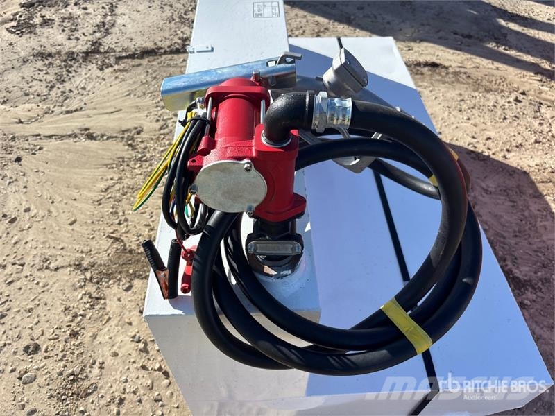 Westeel 440 L Steel Fuel Tank Üzemanyag- és adaléktartályok
