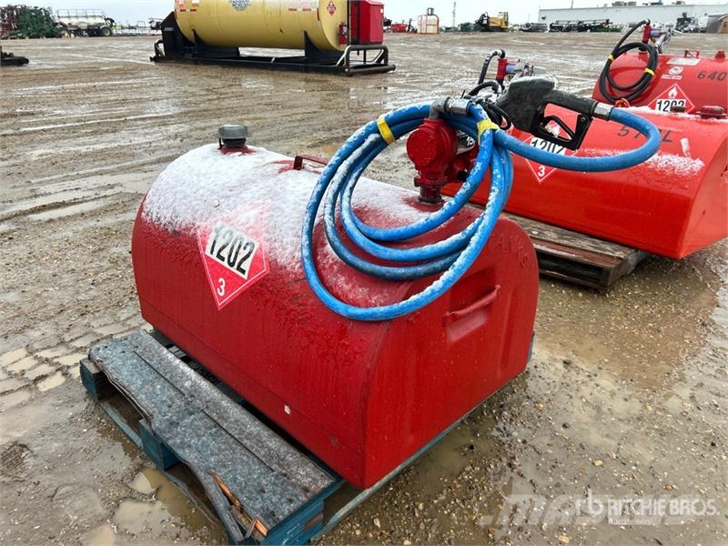  Westeel 440 L Steel Fuel Tank صهاريج الوقود والصهاريج الإضافية