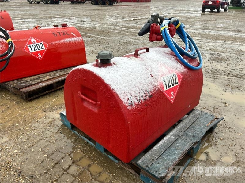  Westeel 440 L Steel Fuel Tank صهاريج الوقود والصهاريج الإضافية