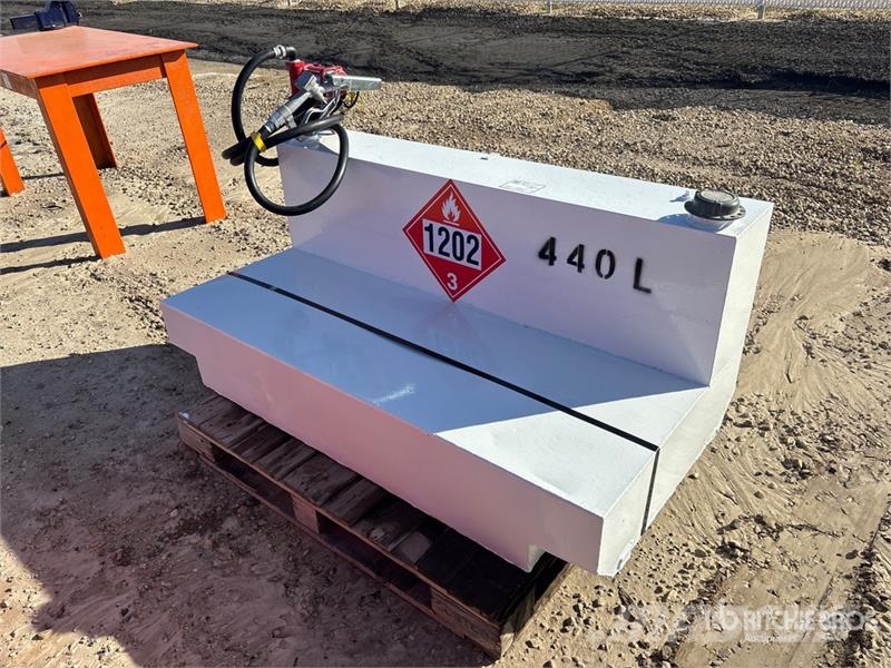 Westeel 440 L Steel Fuel Tank Üzemanyag- és adaléktartályok