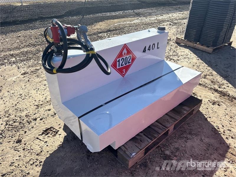Westeel 440 L Steel Fuel Tank Üzemanyag- és adaléktartályok