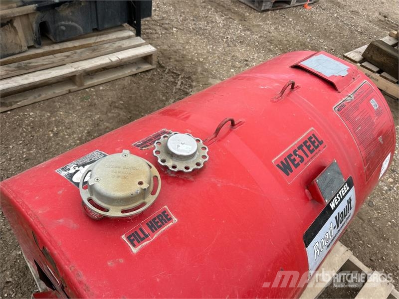 Westeel 444 L Portable Fuel Tank Kütusemahutid