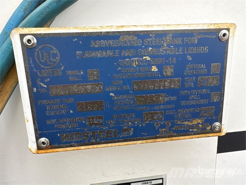 Westeel 4460 L Skid Mounted Steel Diesel Tank 연료 및 첨가제 탱크