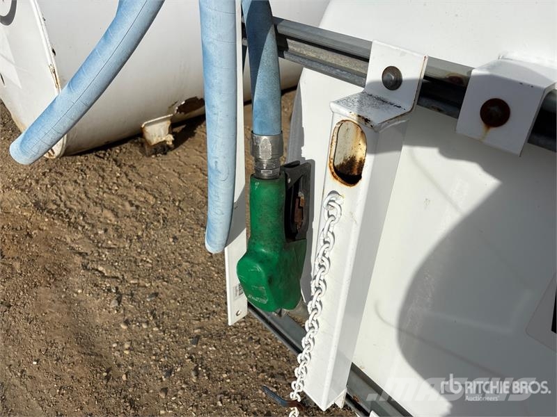  Westeel 4530 L Steel Fuel Tank Kraftstoff- und Zusatzstoffbehälter