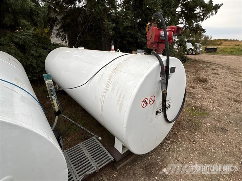 Westeel 4546 L Skid Mounted Steel Diesel Fuel Tank Fuel and additive tanks