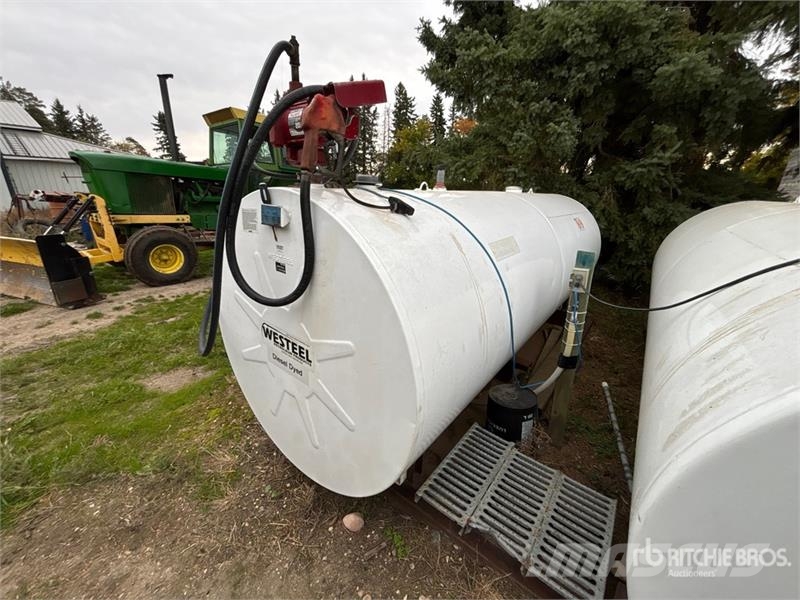 Westeel 4546 L Skid Mounted Steel Diesel Fuel Tank Fuel and additive tanks